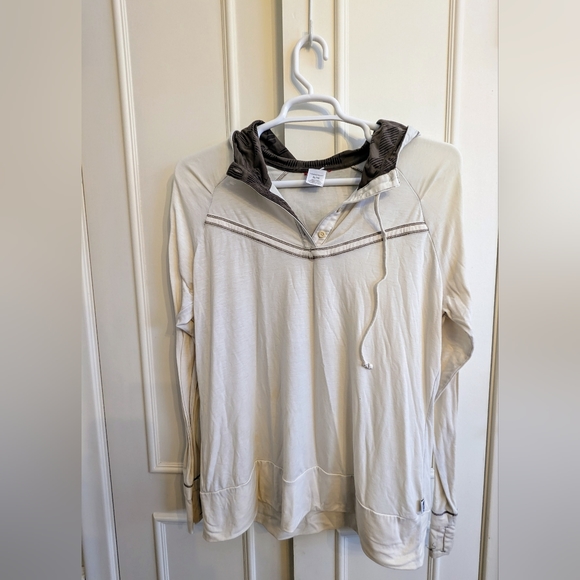 Cream hoodie top- the north face - Picture 2 of 5